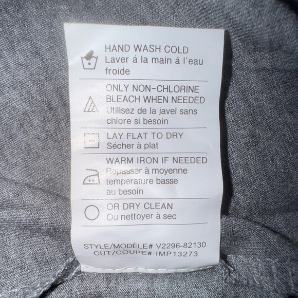 Vince Gray Long Sleeve Shirt Raw Seam Detail
at shoulder and back Sz Small EUC - Picture 9 of 10